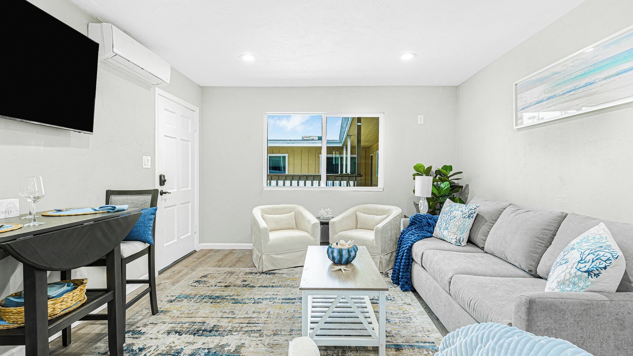Photo of Livingroom in La Jolla Shores