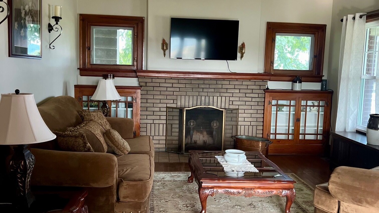 Photo of Livingroom in New Haven