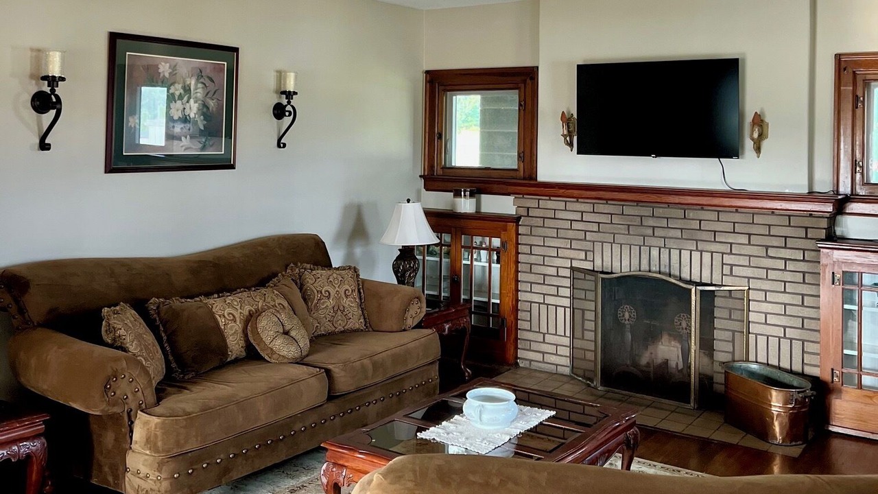 Photo of Livingroom in New Haven