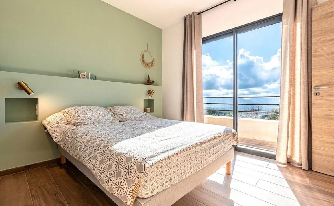 Photo of Bedroom in Figari