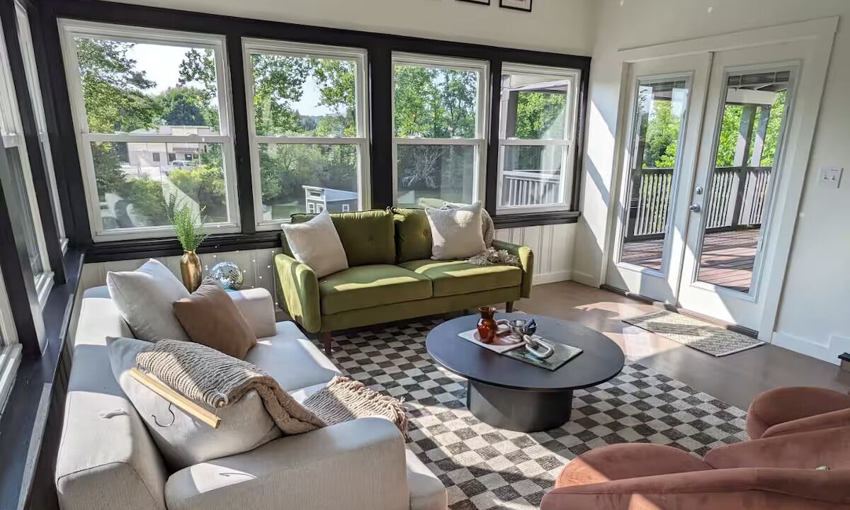 Photo of Livingroom in New Paris