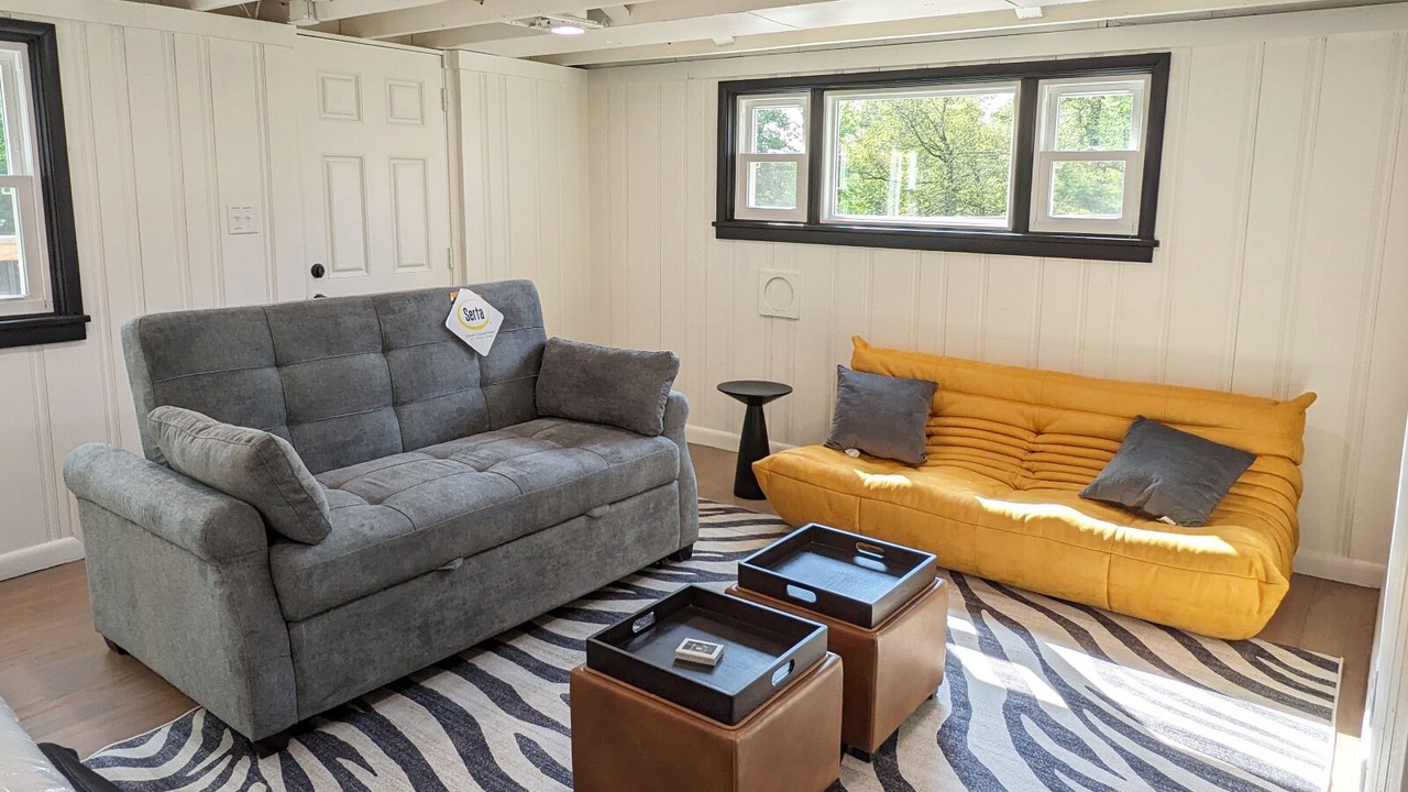 Photo of Livingroom in New Paris