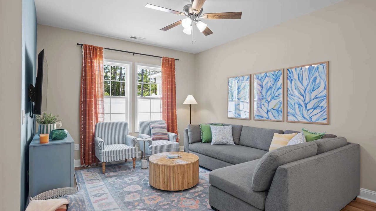 Photo of Livingroom in Cedar Point