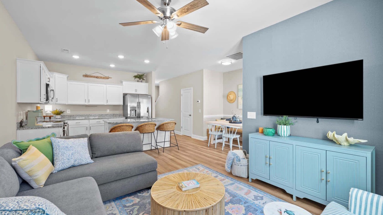 Photo of Livingroom in Cedar Point