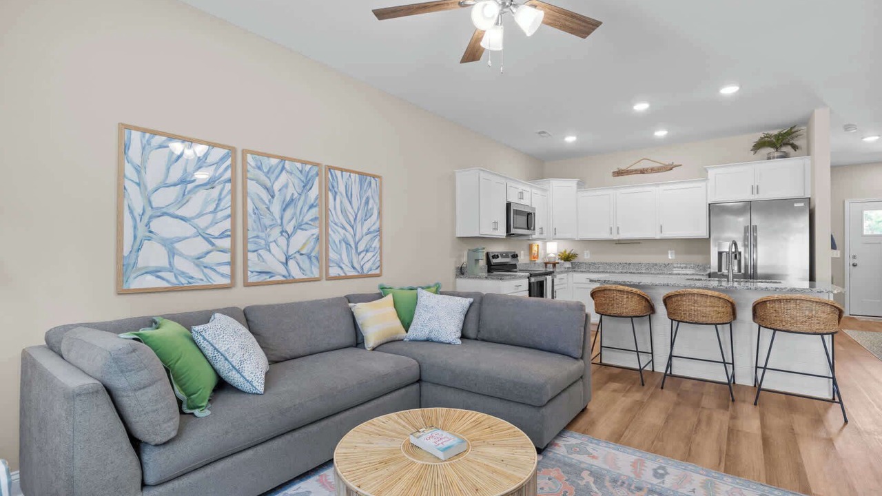 Photo of Livingroom in Cedar Point