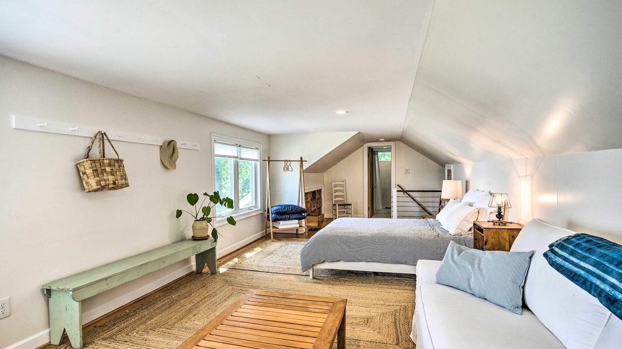 Photo of Bedroom in Deltaville