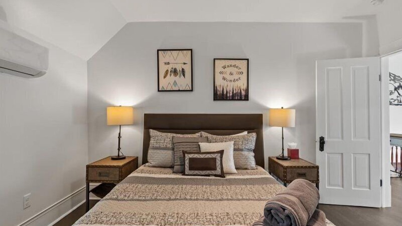 Photo of Bedroom in Garden District