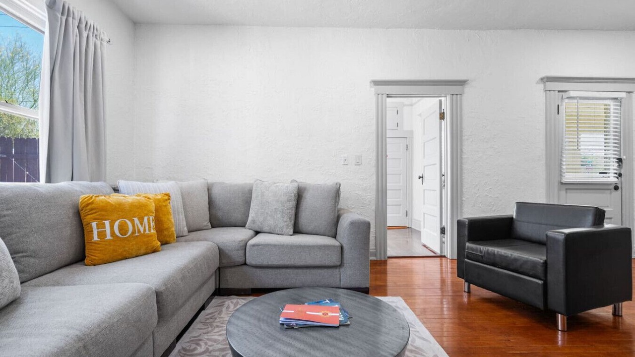 Photo of Livingroom in Iron Horse Historic District