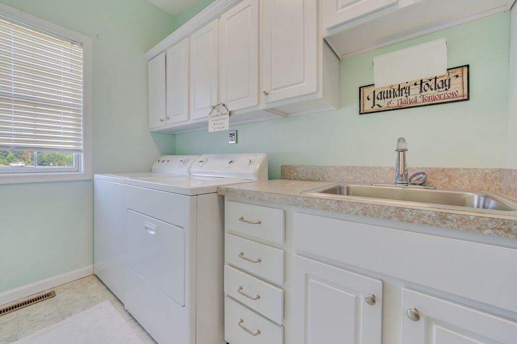 Photo of Bedroom in Captain's Cove