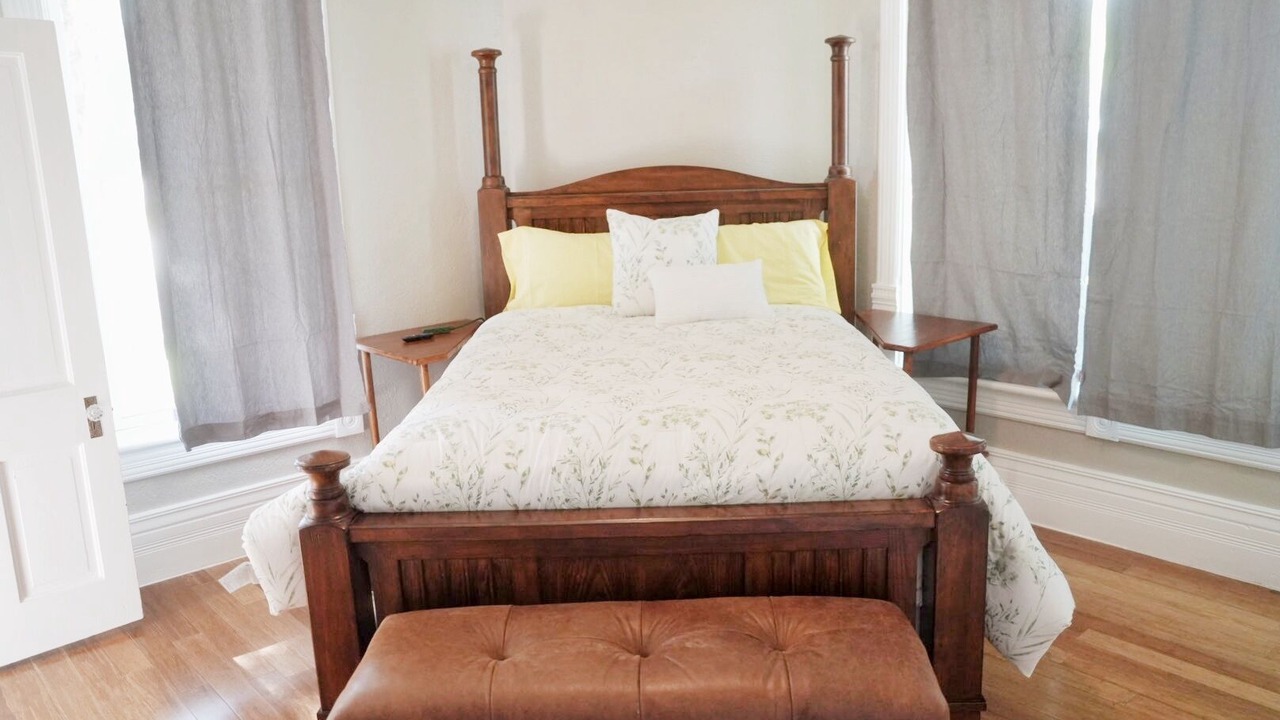 Photo of Bedroom in Junction