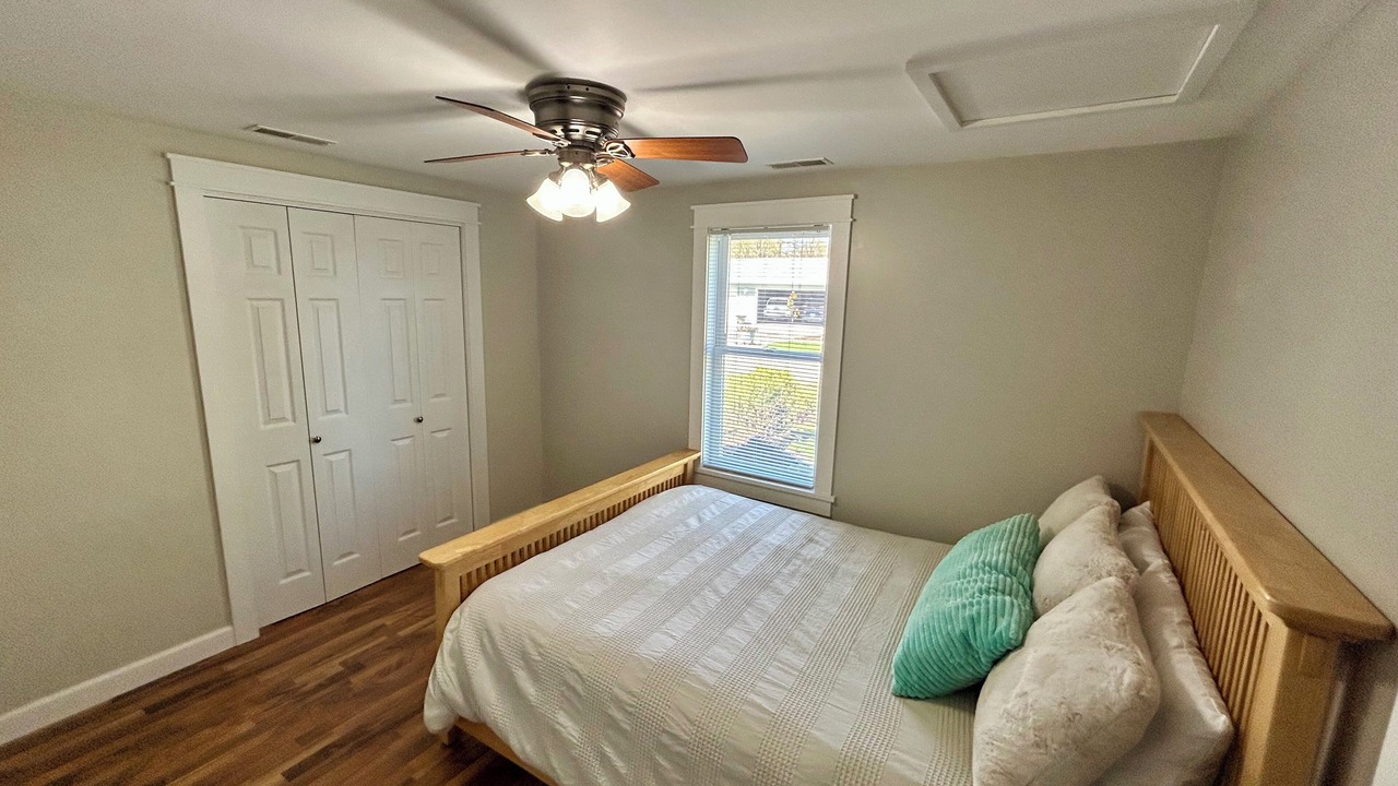 Photo of Bedroom in Lakeview