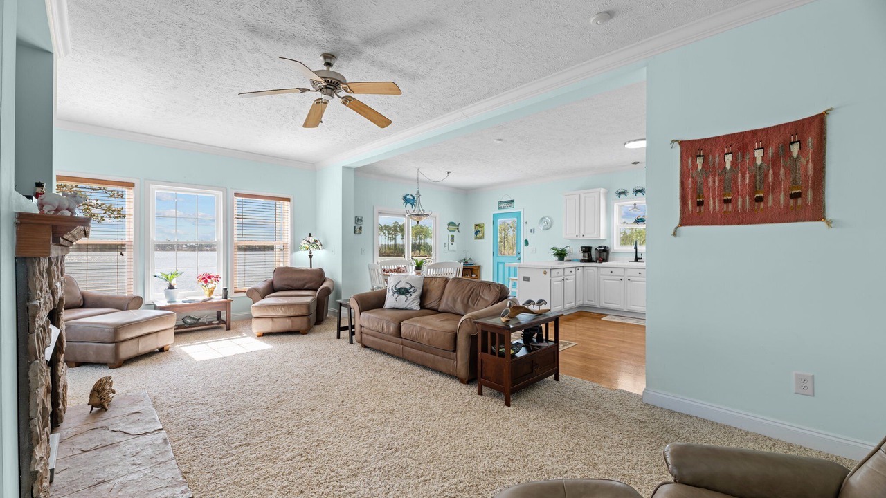 Photo of Livingroom in Merritt