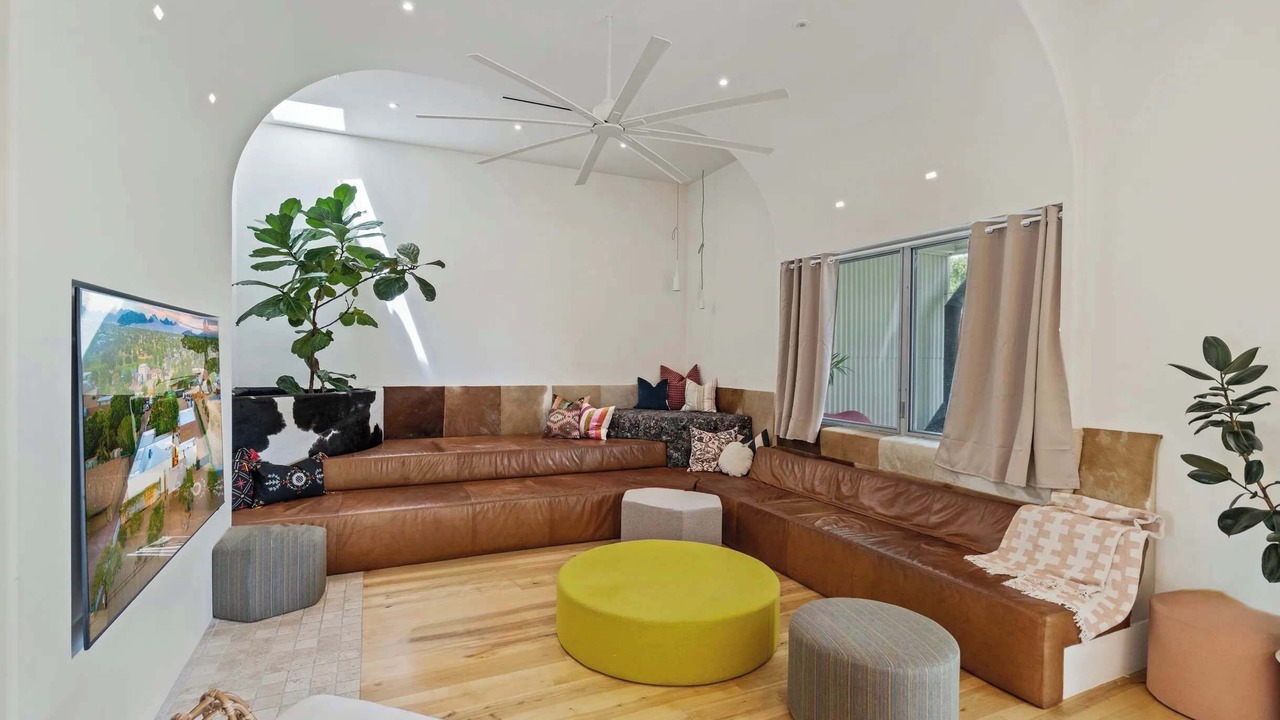Photo of Livingroom in Paradise Valley Village