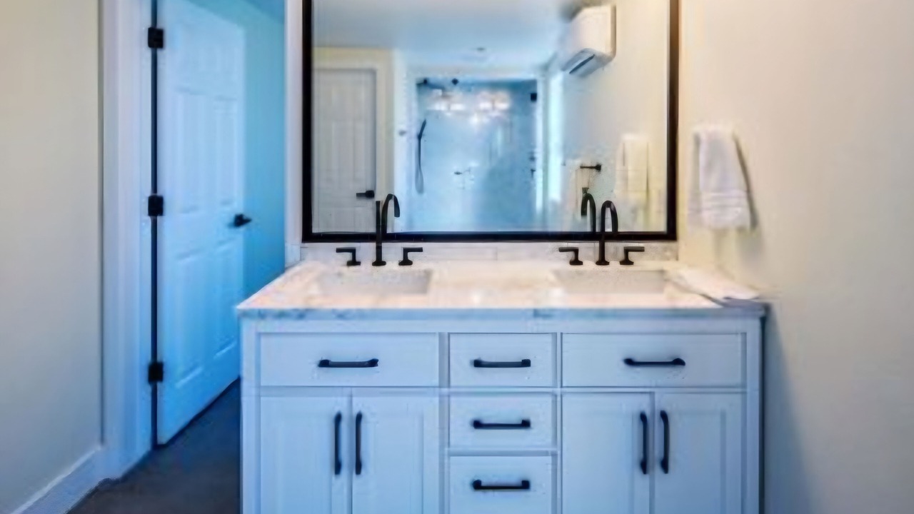 Photo of Bathroom in Moovalya Keys
