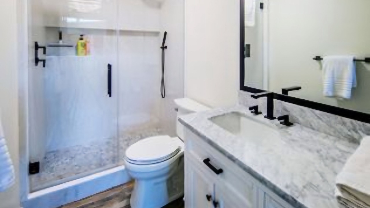 Photo of Bathroom in Moovalya Keys