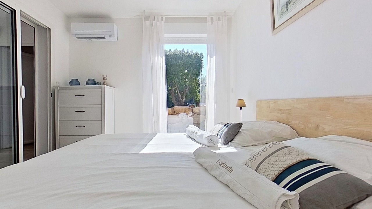 Photo of Bedroom in Cirendinu