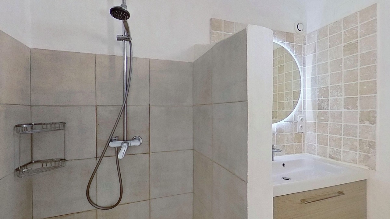Photo of Bathroom in Cirendinu