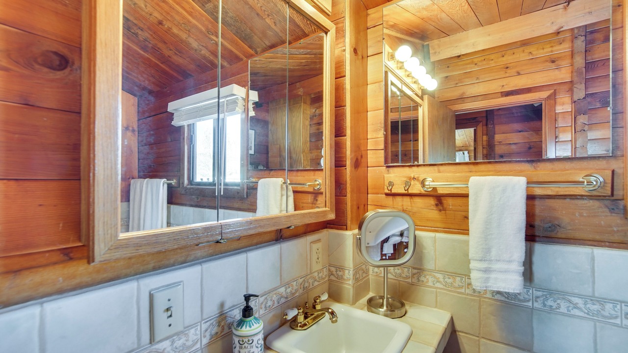 Photo of Bathroom in Koosharem