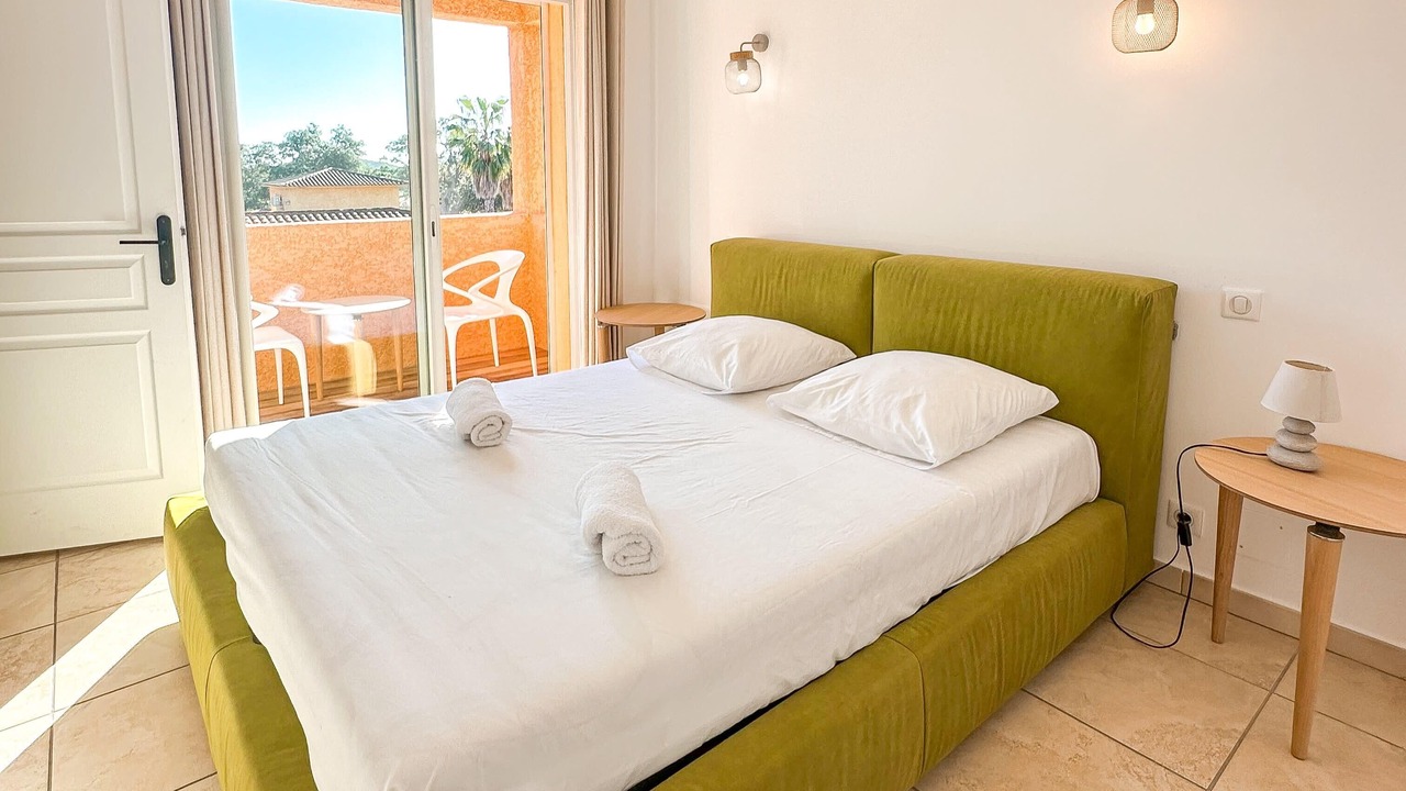 Photo of Bedroom in Cirendinu