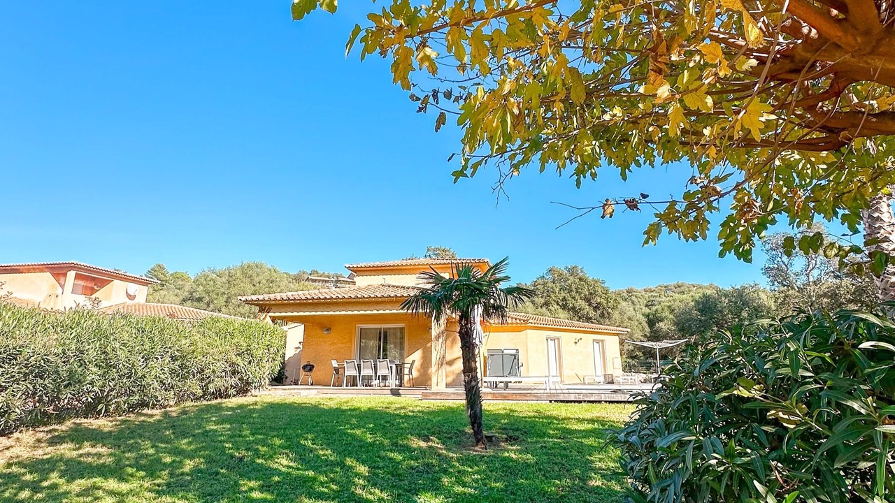 Photo of Outdoor in Cirendinu