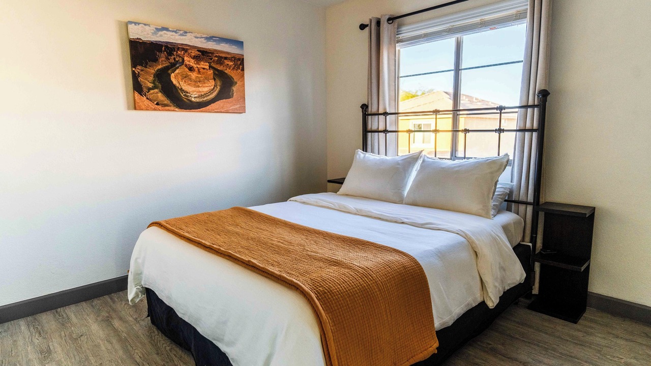 Photo of Bedroom in Desert Ridge