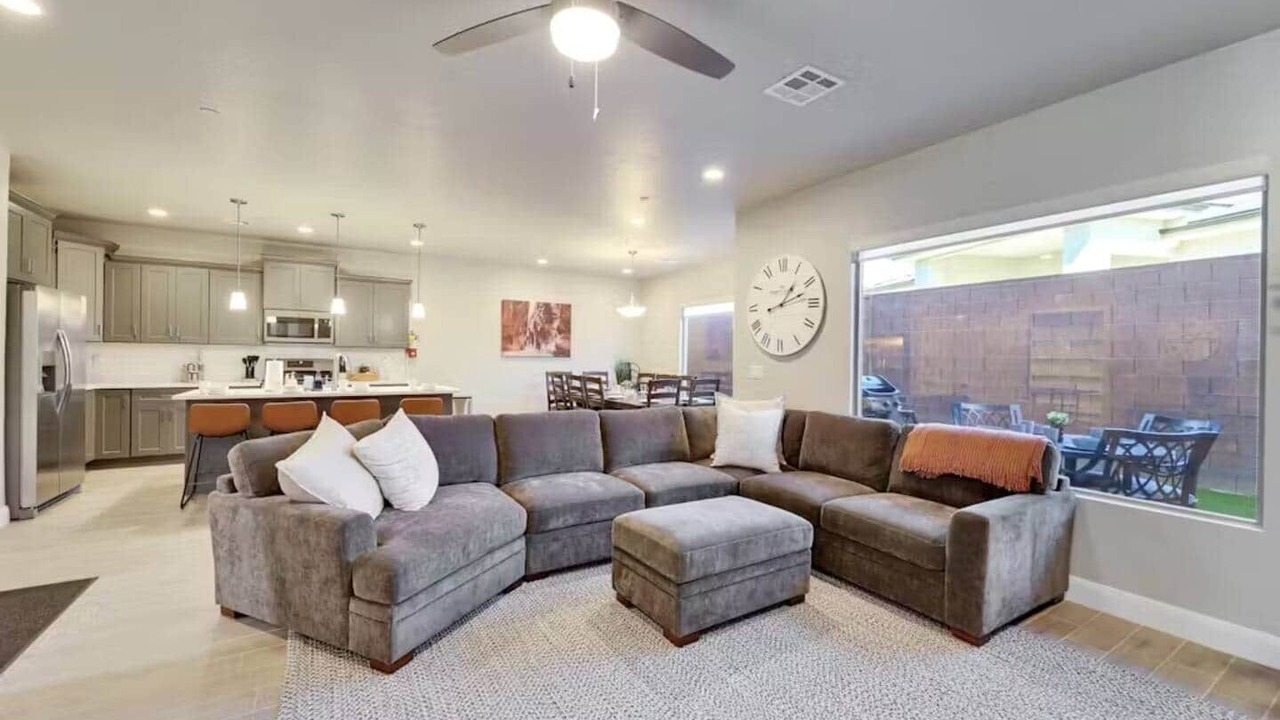 Photo of Bedroom in Hurricane
