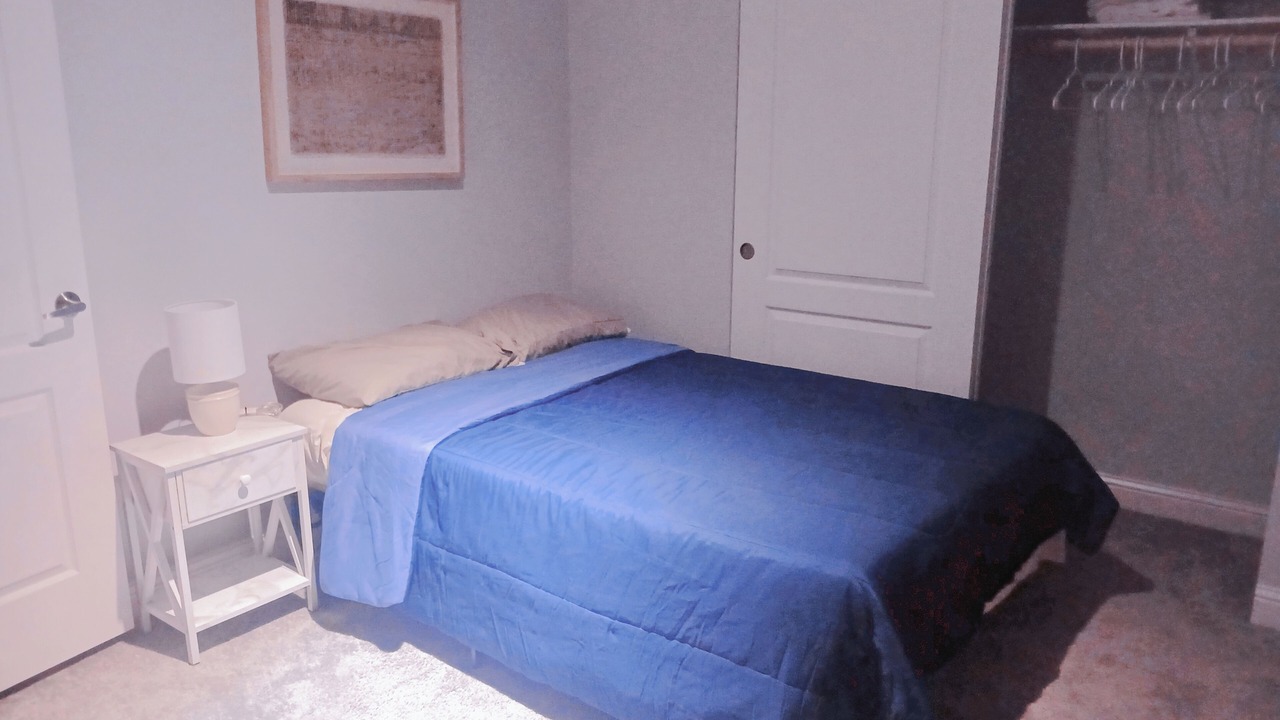 Photo of Bedroom in Willow Beach
