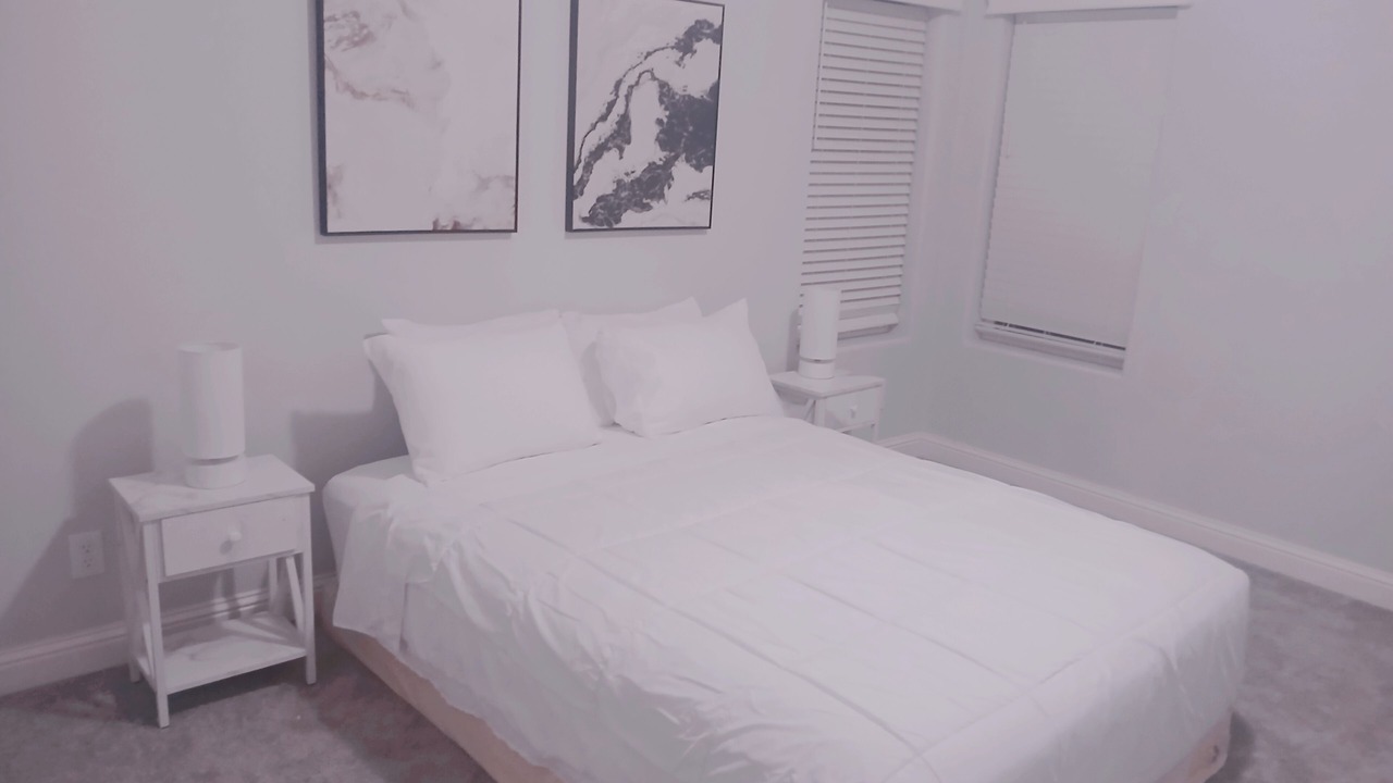 Photo of Bedroom in Willow Beach