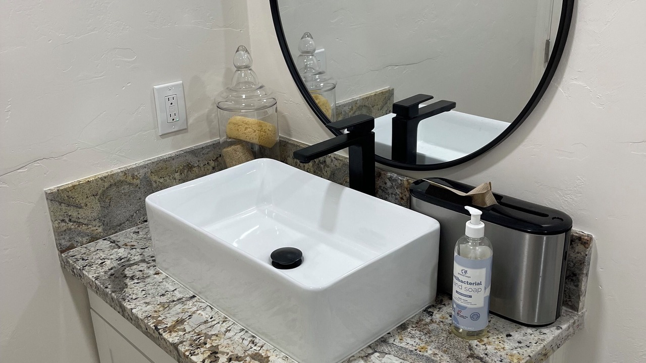 Photo of Bathroom in Drexel Heights