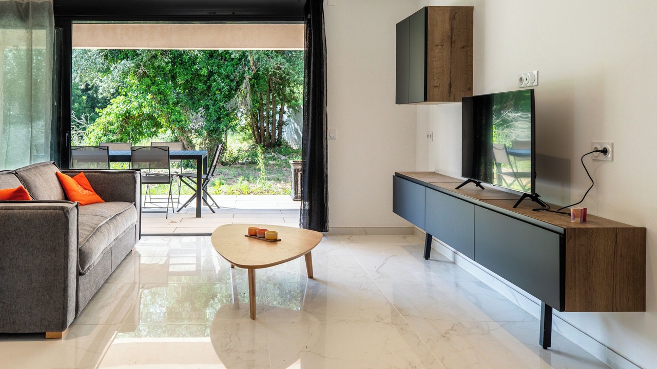 Photo of Livingroom in Bonifacio
