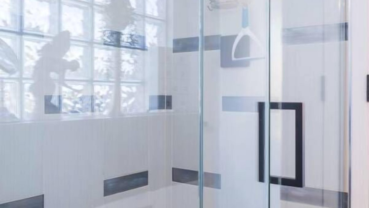 Photo of Bathroom in Sun Groves