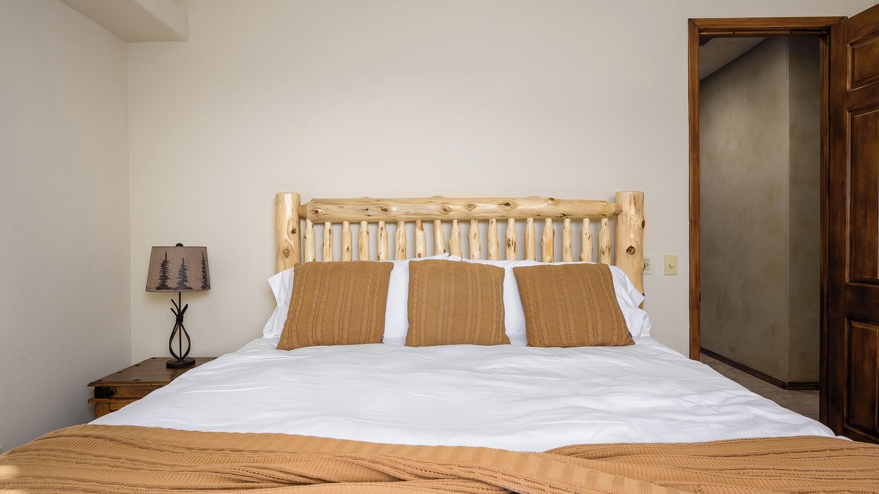 Photo of Bedroom in Desert Hills