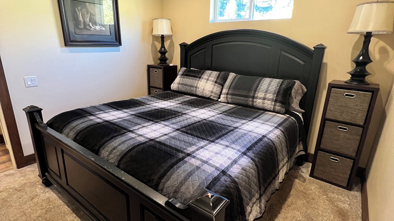 Photo of Bedroom in Pine