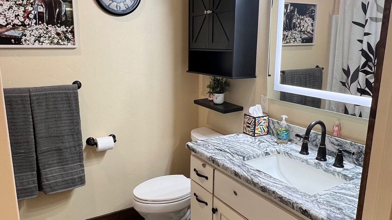 Photo of Bathroom in Pine