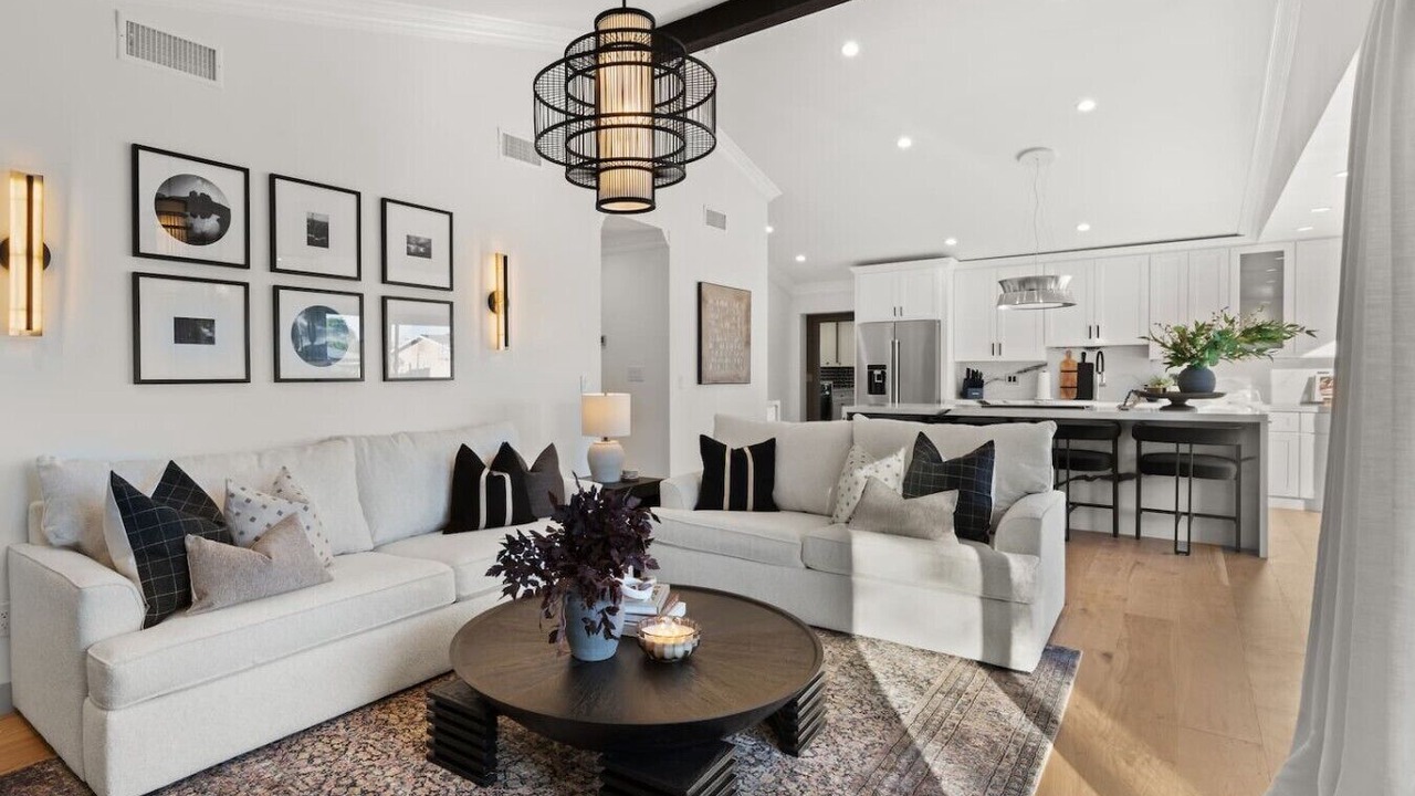 Photo of Livingroom in Pointe Scottsdale
