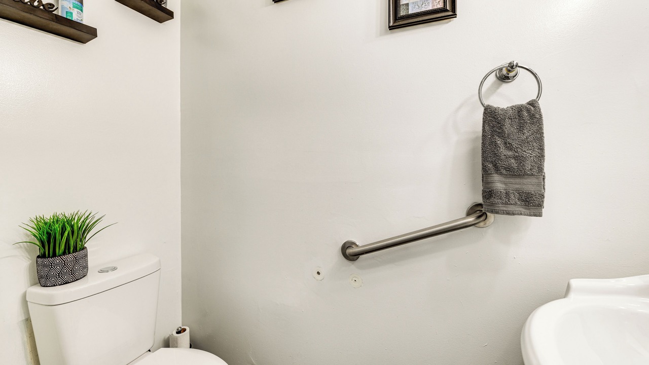 Photo of Bathroom in East Highland Park