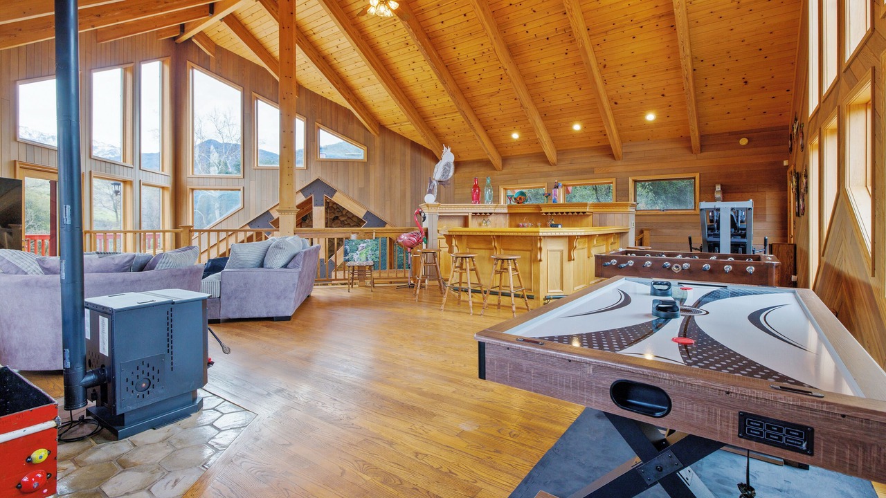 Photo of Bedroom in Three Rivers