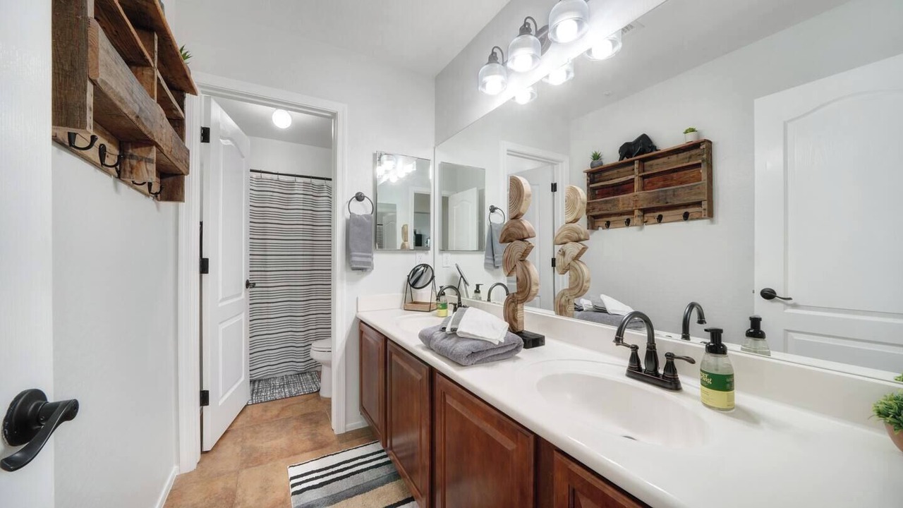 Photo of Bathroom in Pleasant Valley