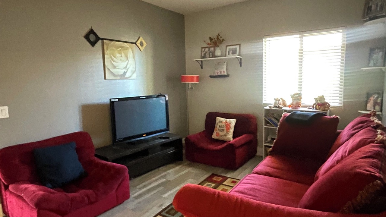 Photo of Livingroom in Dobbins Place
