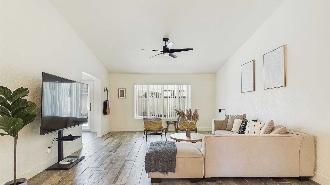 Photo of Livingroom in La Paz At Desert Springs