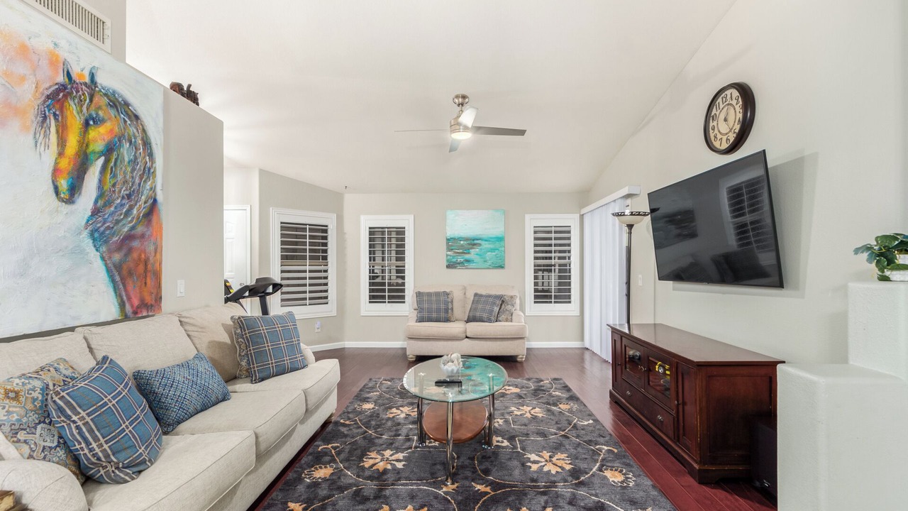 Photo of Livingroom in Desert Ridge