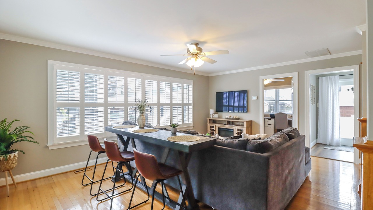 Photo of Livingroom in Deale