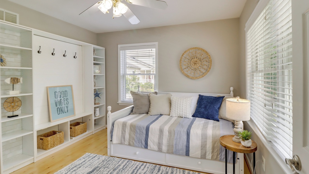 Photo of Bedroom in Deale