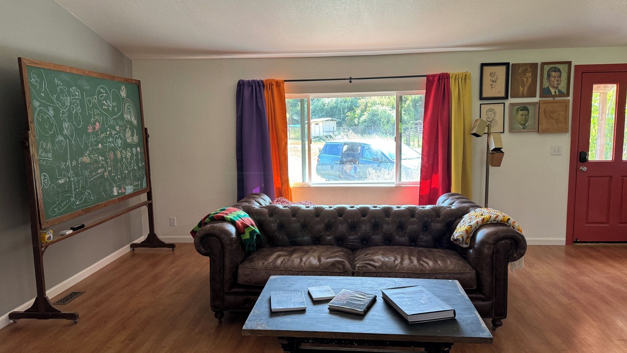 Photo of Livingroom in Anderson Valley