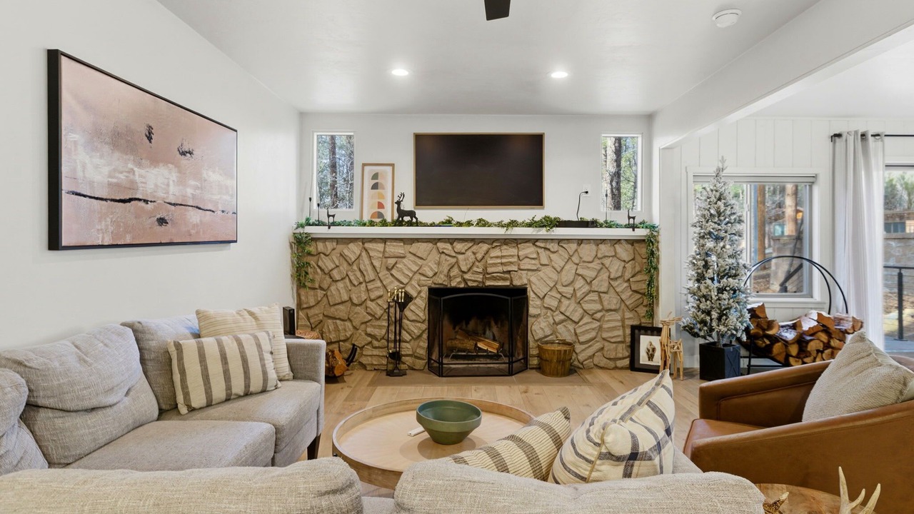 Photo of Livingroom in Groom Creek