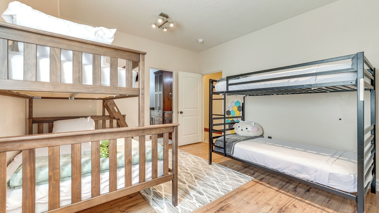 Photo of Bedroom in Green Springs