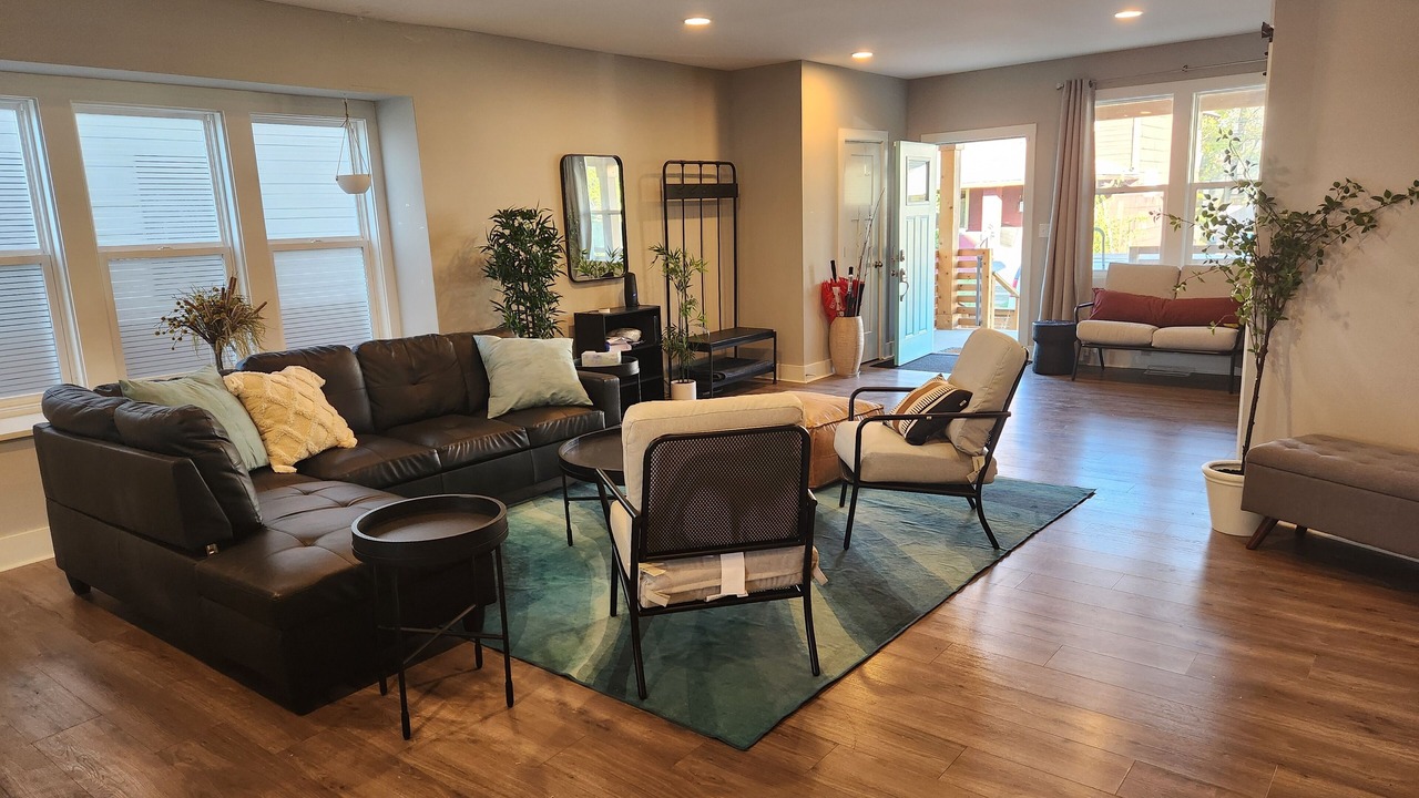 Photo of Livingroom in Near Eastside