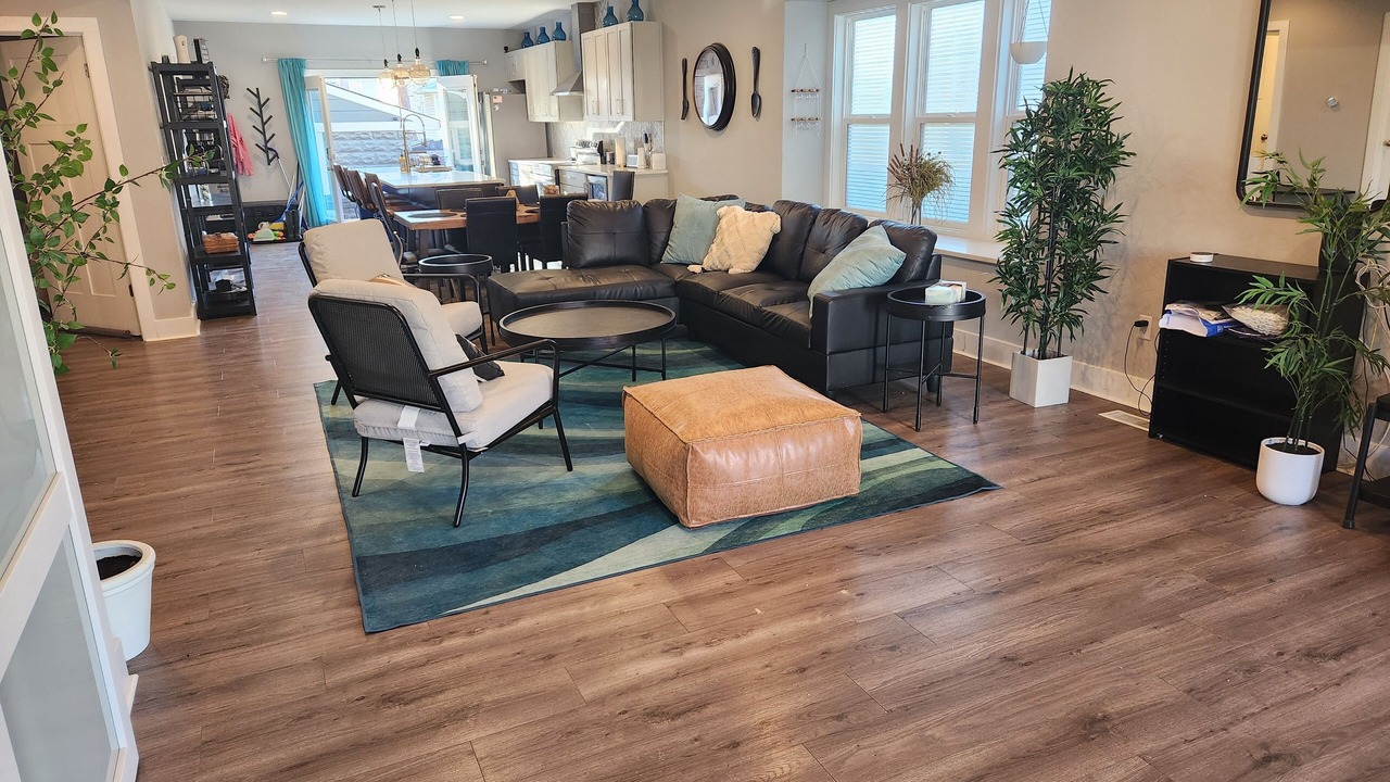 Photo of Livingroom in Near Eastside