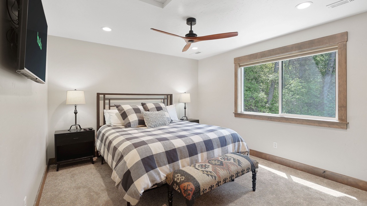 Photo of Bedroom in Garden Valley