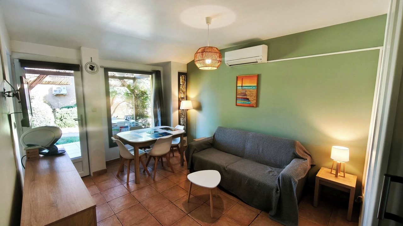 Photo of Livingroom in Serra-di-Ferro